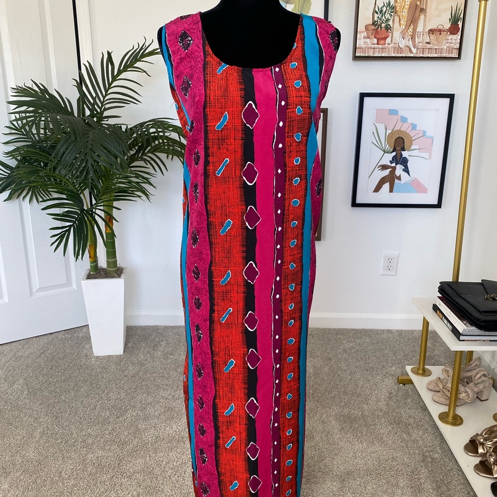 🌈 Vibrant Retro Print Maxi Dress 🌈